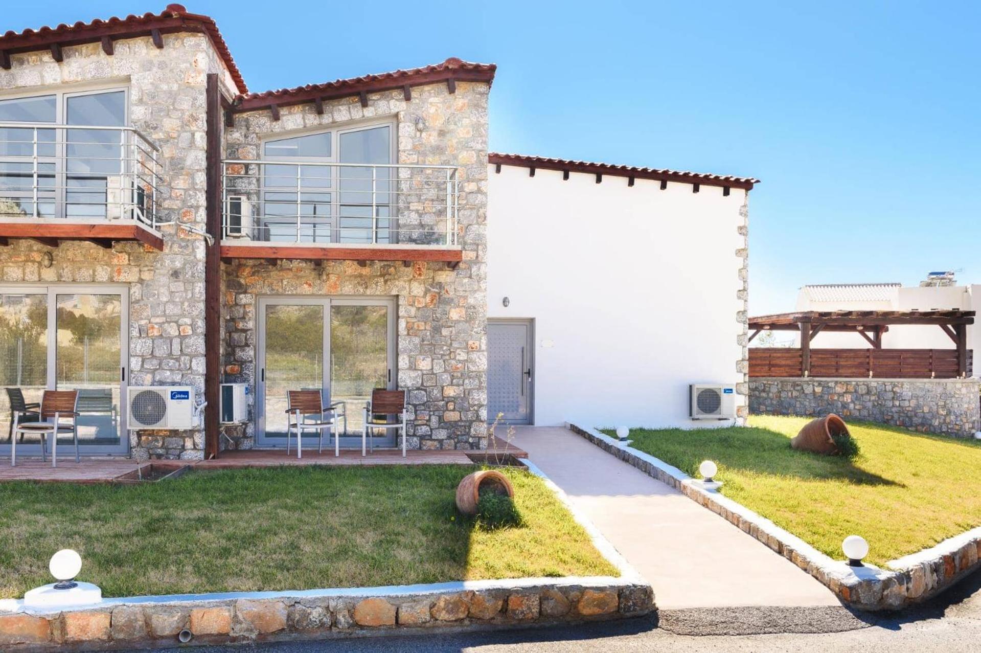 Vila Alcyone Seastone By *